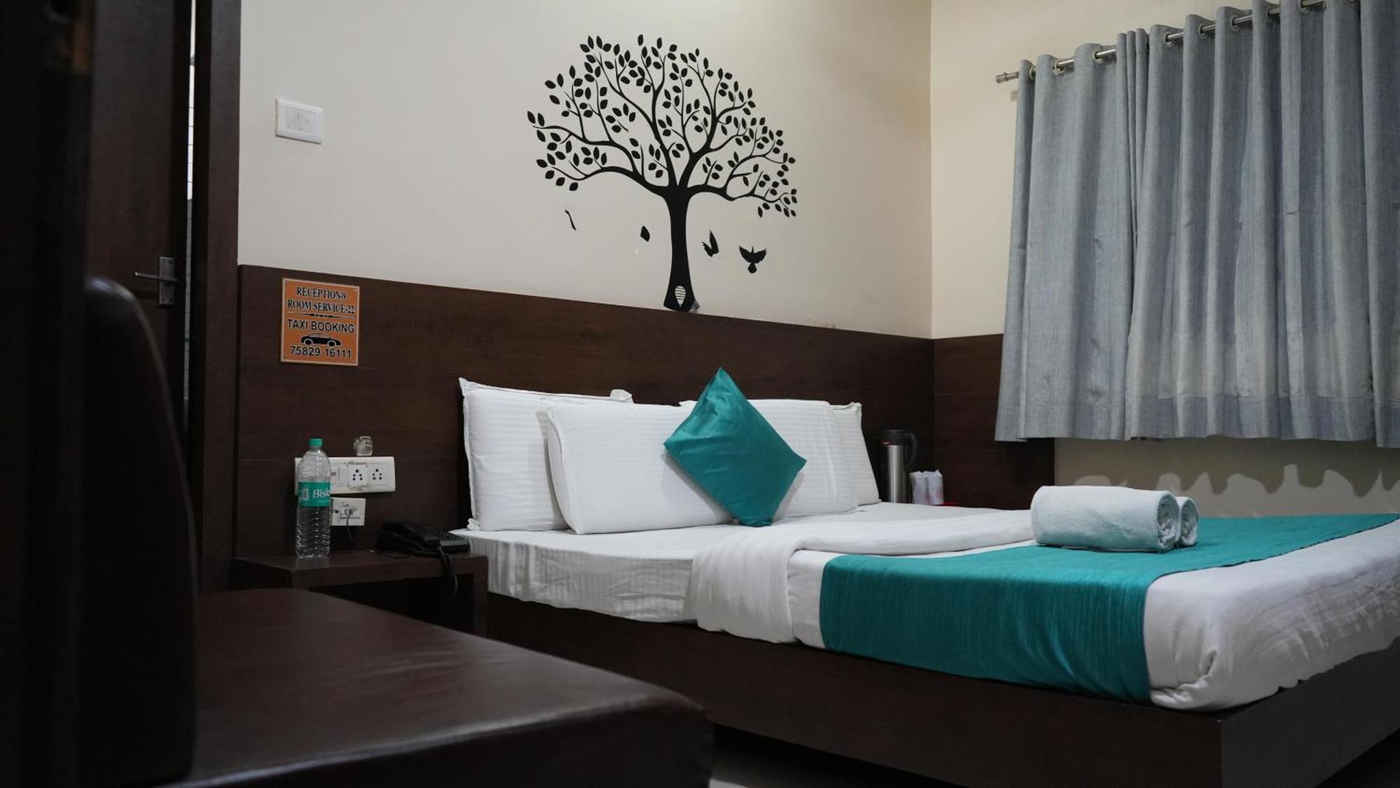 Hotel Satyug Ujjain Dış mekan fotoğraf
