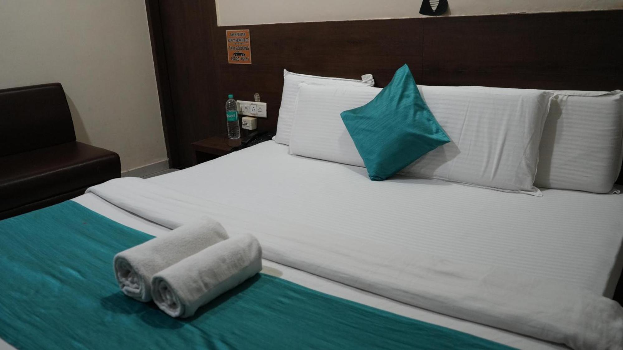 Hotel Satyug Ujjain Dış mekan fotoğraf